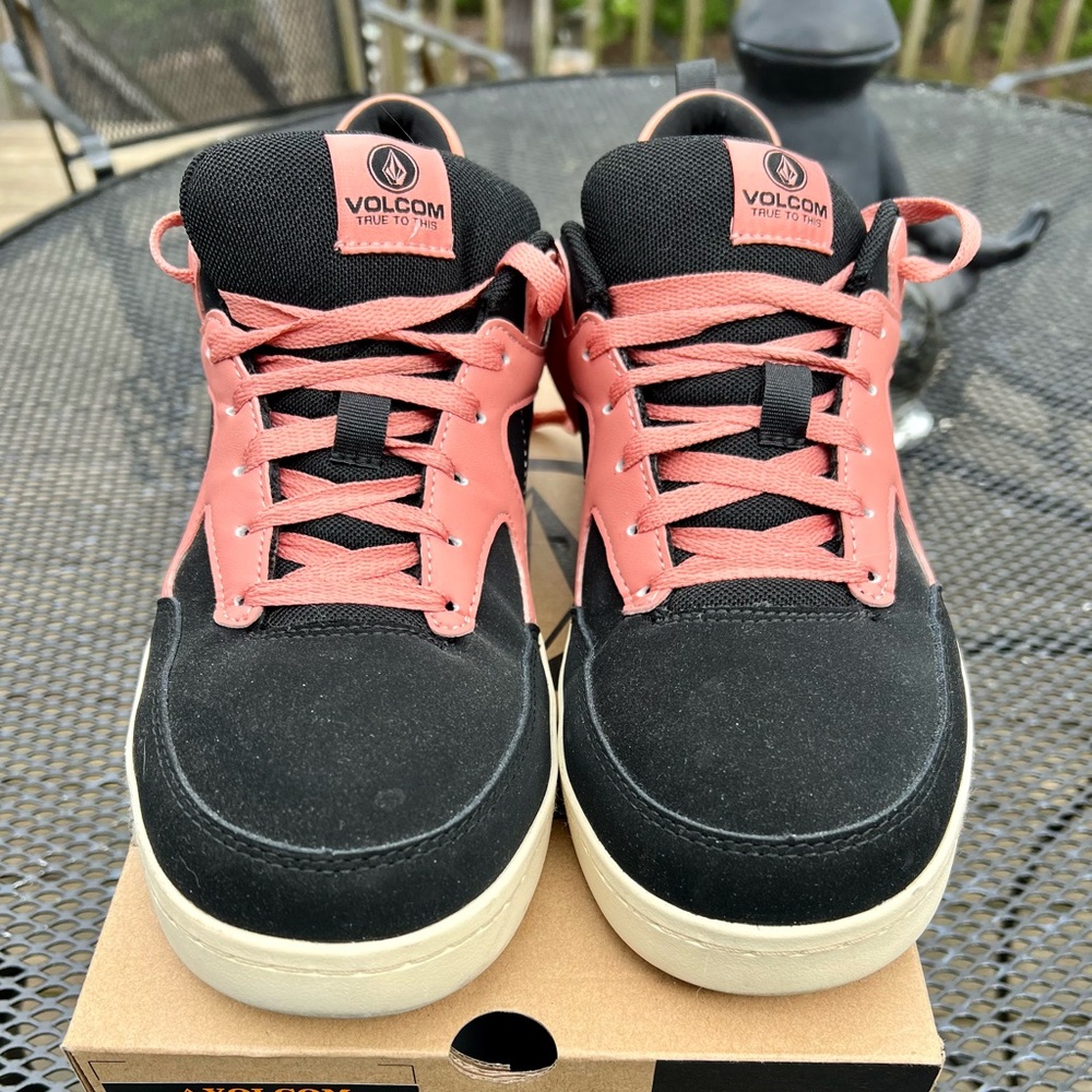 Volcom composite toe work shoes. Like new. Ladies 9.5